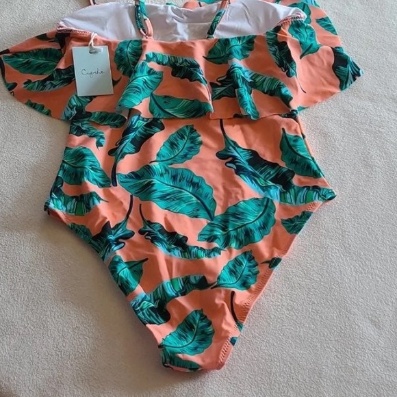 Cupshe one piece swimsuit - Picture 2 of 6